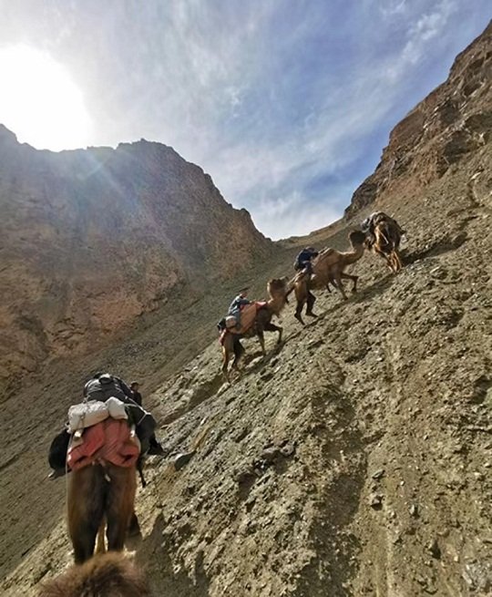 两次翻越两座海拔4000余米的雪山