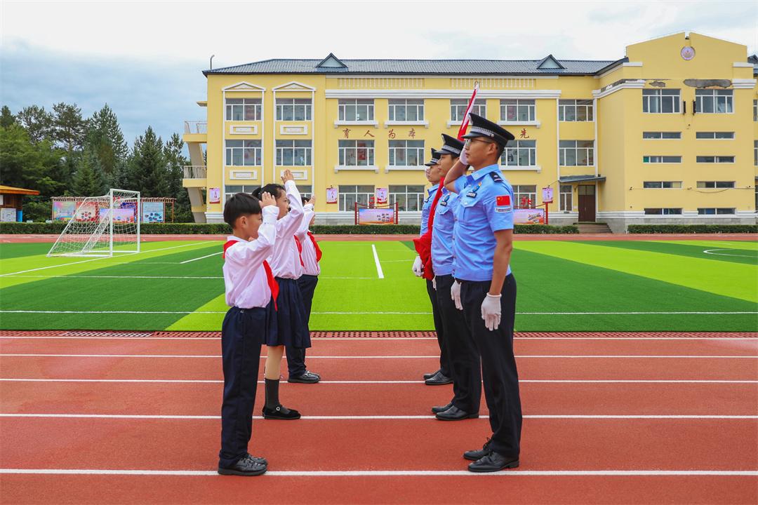 对照阅读在漠河市北极镇中心小学举行