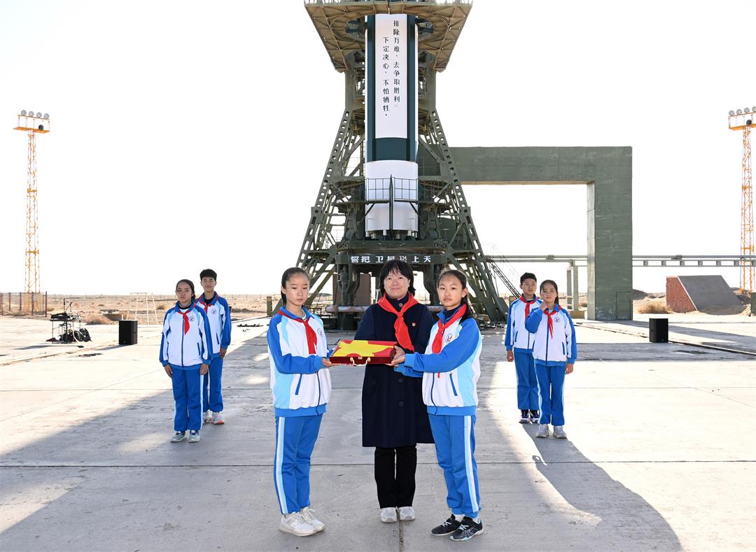 我心中的五星红旗”国旗传递活动