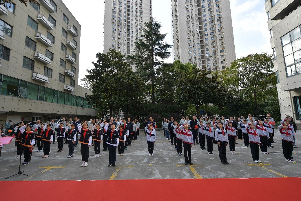 上海市少工委副主任周勇