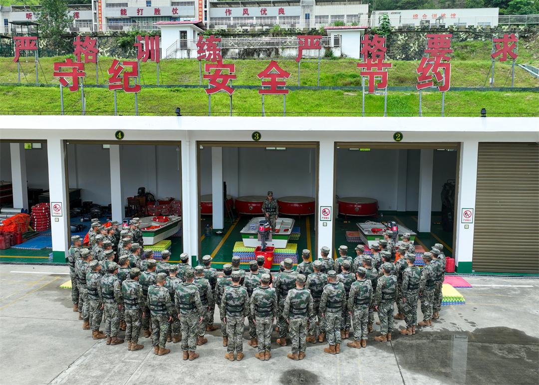 重点围绕抢险救援中可能出现的险情