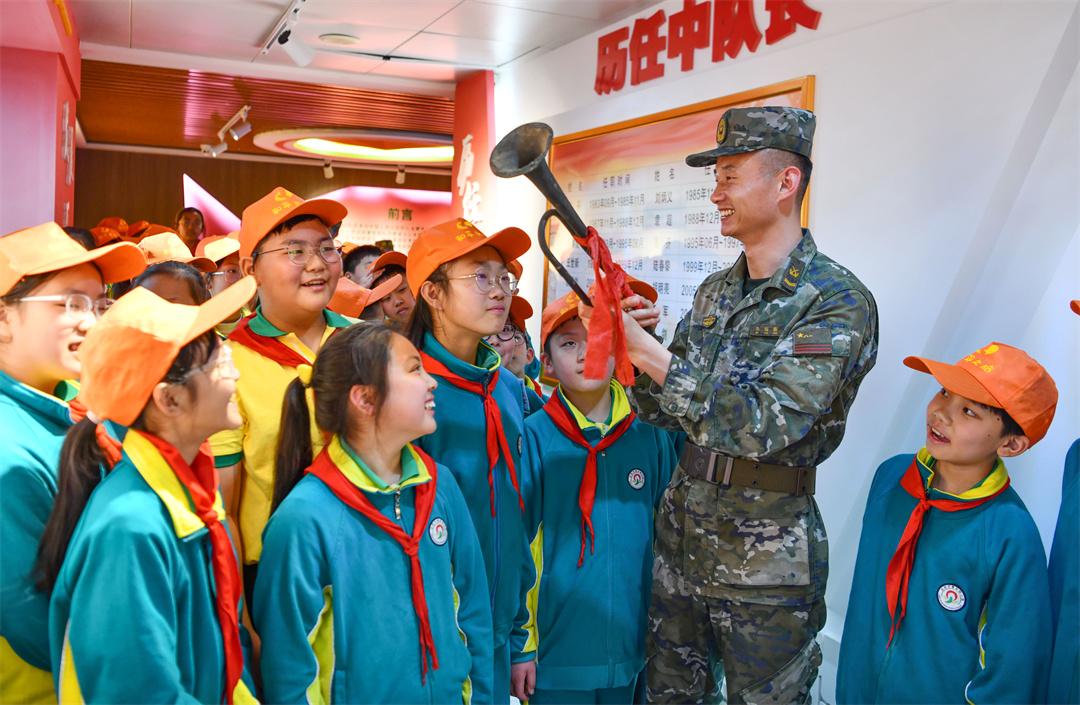为全队官兵上了一堂生动的威廉希尔亚洲