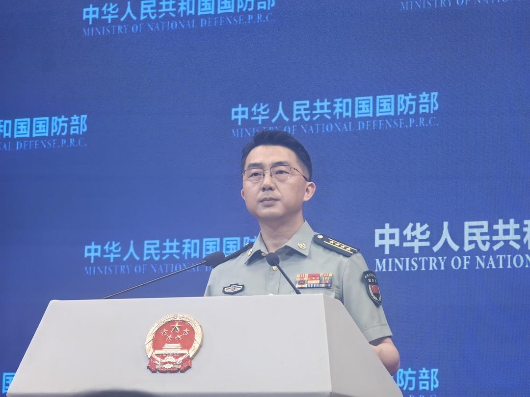 国防部举行例行记者会