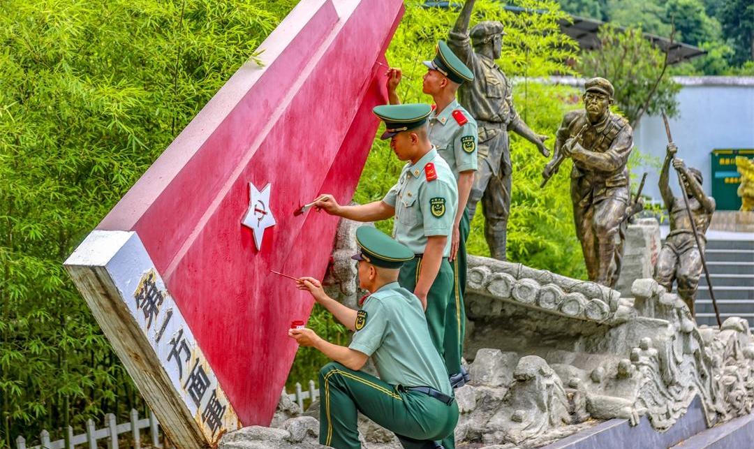 法治纽扣空降西子湖畔助力未成年人E路
