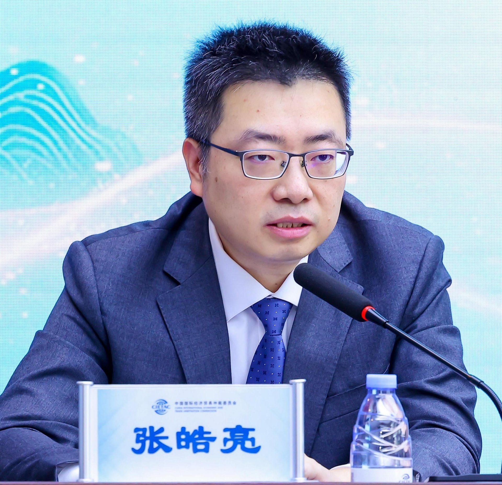 辩论